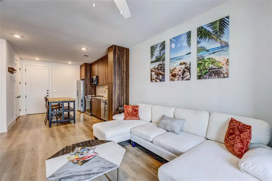 1701 Simond Ave #301, Austin, TX 78723 - #3