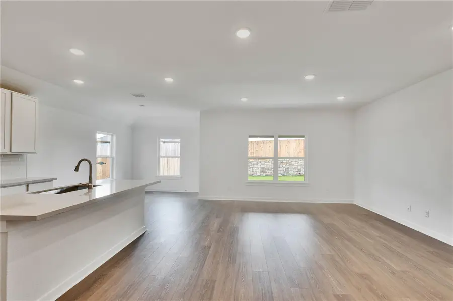 105 Old Silver Dr, Jarrell, TX 76537 - Image #2