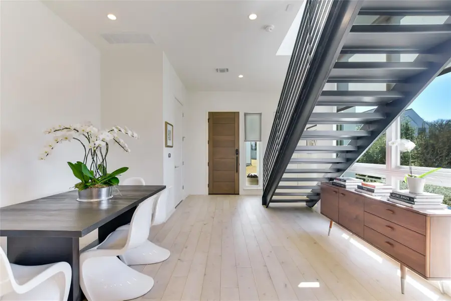 2606 Sutherland St, Austin, TX 78746 - #3