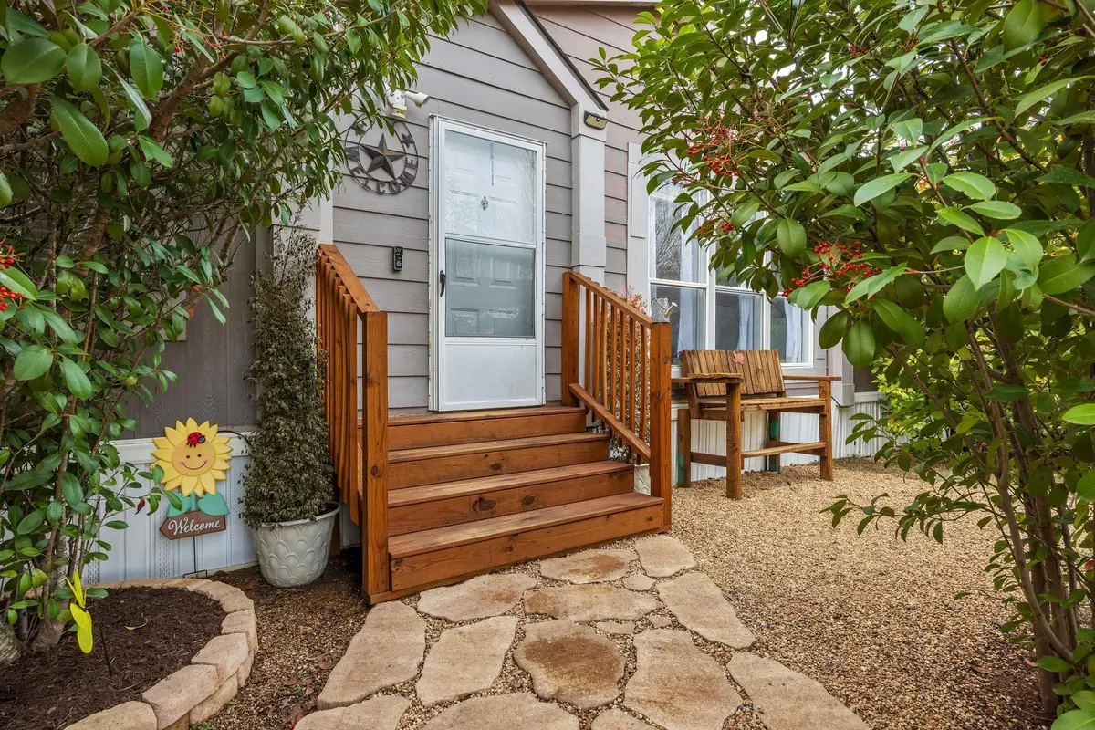 11200 Ridgewood Dr, Salado, TX 76571 - Image #1