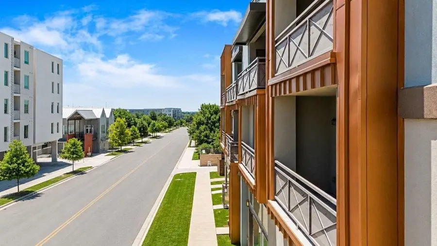 2827 Manor Rd #2202, Austin, TX 78722 - #3