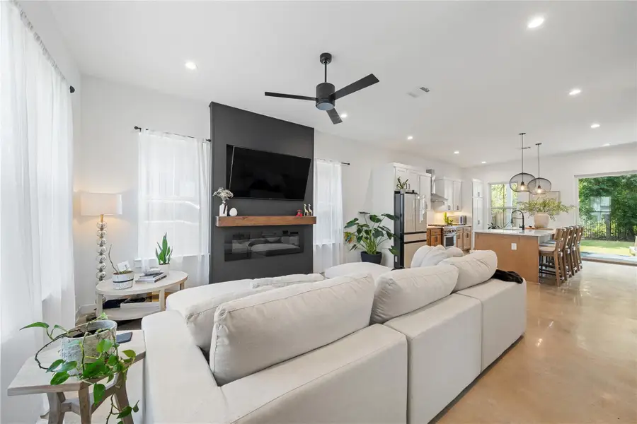 5701 Tura Ln #1, Austin, TX 78721 - Image #3