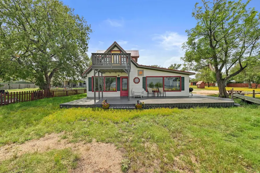 734 Island Dr, Bluffton, TX 78607 - Image #2