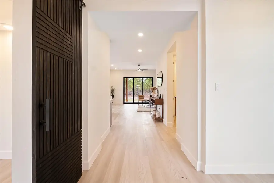 182 Lakeside Dr, Bastrop, TX 78602 - Image #2