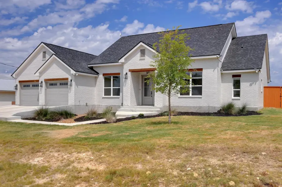 105 Jacob Dearing St, Blanco, TX 78606 - Image #3