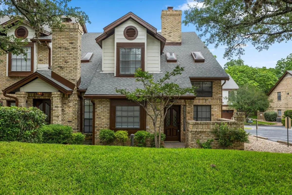 10819 Crown Colony Dr #27, Austin, TX 78747 - #1