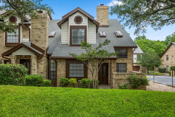 10819 Crown Colony Dr #27, Austin, TX 78747