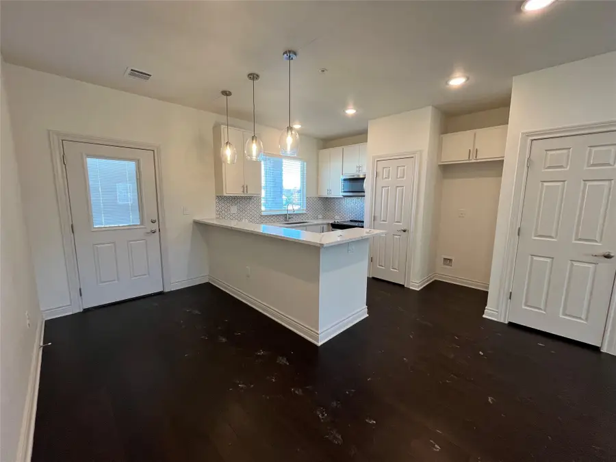 2105 Tiger Trl #601, Round Rock, TX 78664 - Image #3