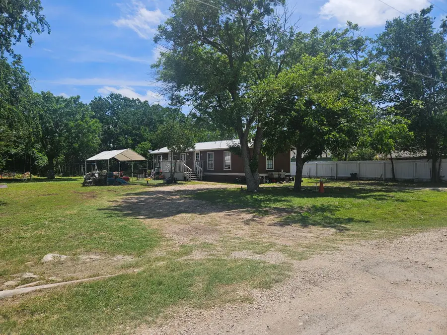43 Skycrest Dr, Martindale, TX 78655 - #2