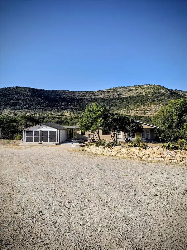 4462 Cr 390, Rocksprings, TX 78828