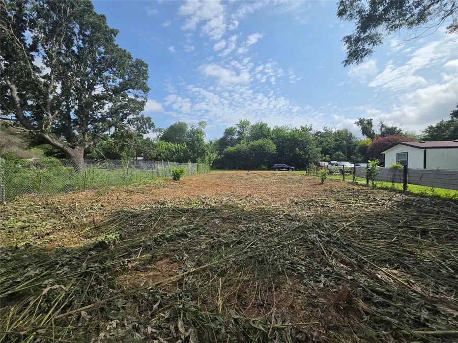 327 Houston Elgin, Tx 78621 St, Elgin, TX 78621 - #2
