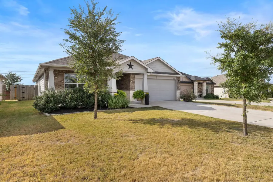 1006 Pembroke Ct, Hutto, TX 78634 - Image #2