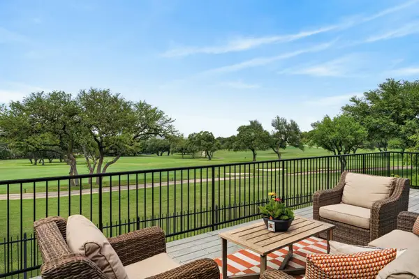 12 Postwood Rd, The Hills, TX 78738