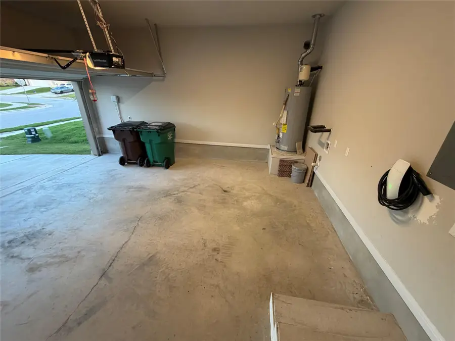 228 Castlefields St, Hutto, TX 78634 - #3