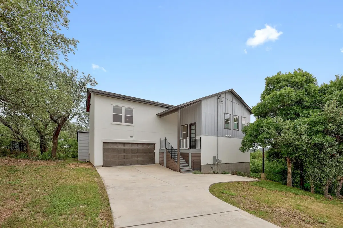 18716 W Lakeview Dr, Jonestown, TX 78645 - #1