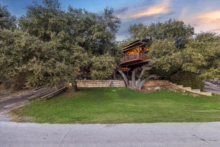 10400 Lakeside Dr, Jonestown, TX 78645 - Image #2