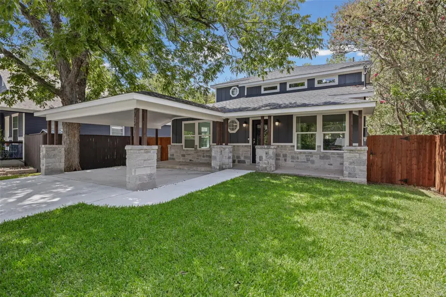 731 Neches St, Lockhart, TX 78644 - #2