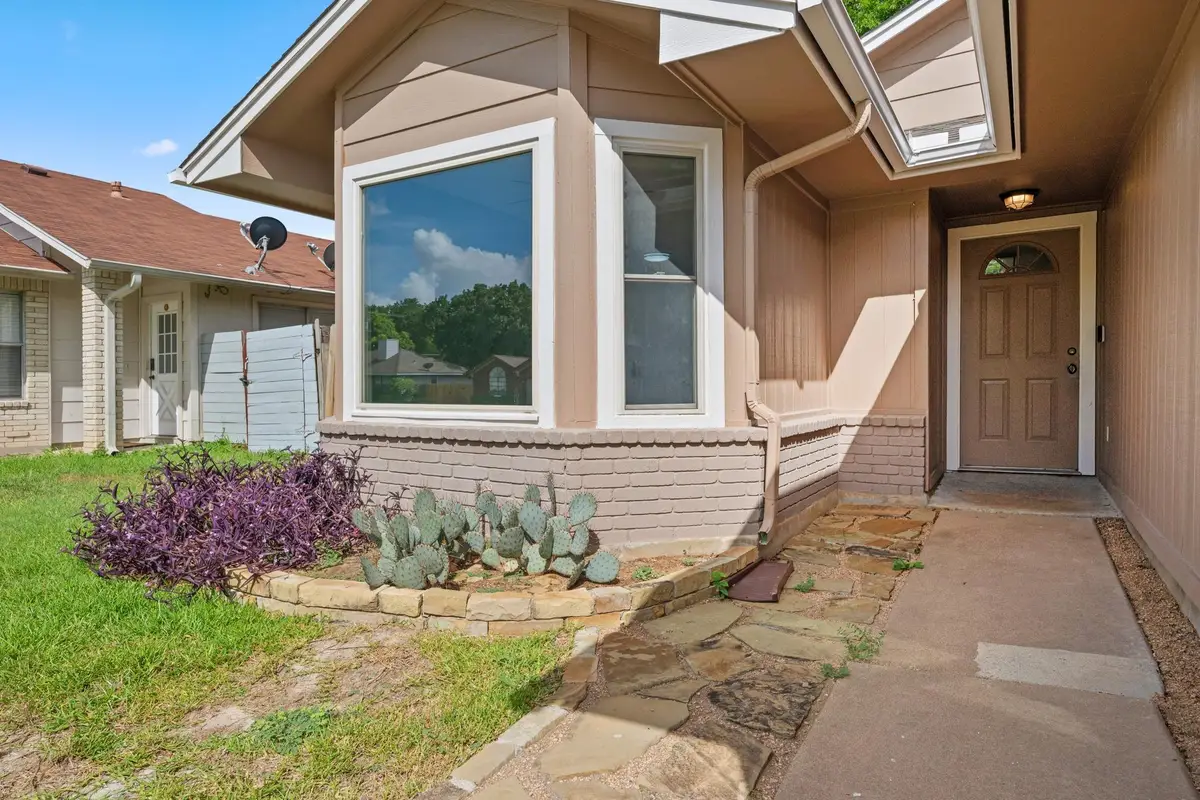16308 Parkway Dr, Pflugerville, TX 78660 - #1