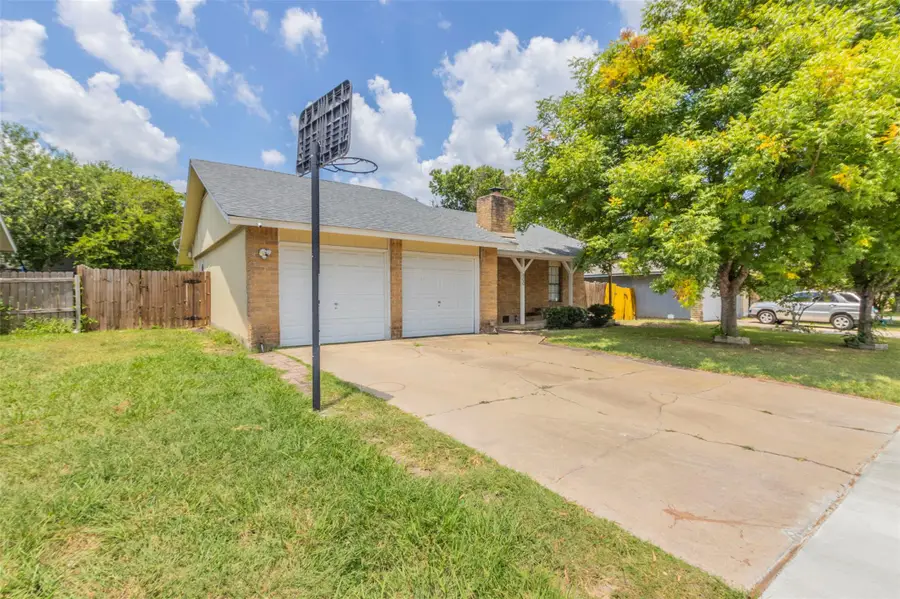 900 Lawnmont Dr, Round Rock, TX 78664 - Image #2