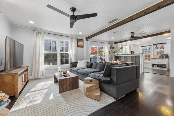 66 Navasota St, Austin, TX 78702