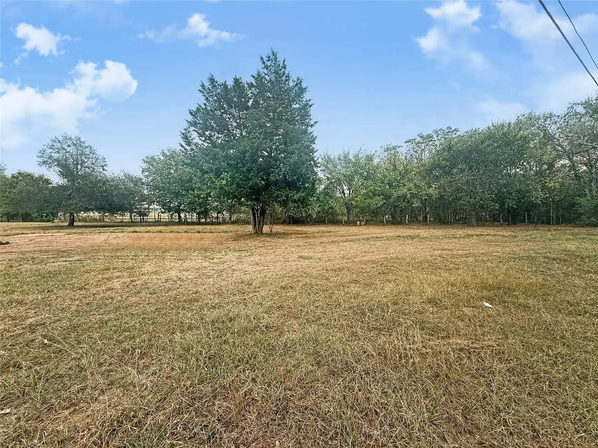 1016 Main St, Lexington, TX 78947 - Image #1