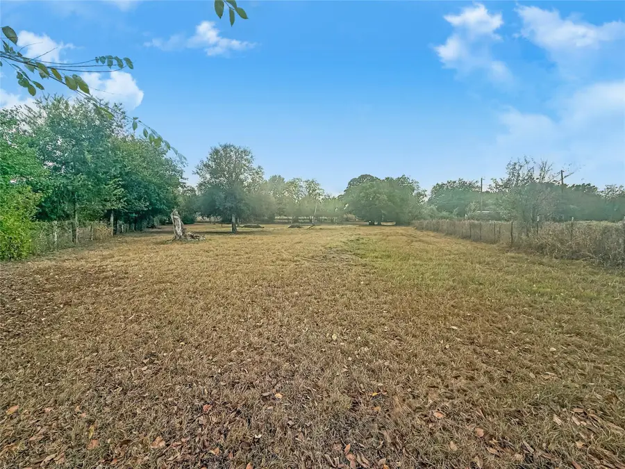 1016 Main St, Lexington, TX 78947 - Image #2