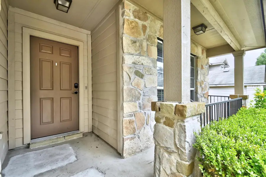 371 Bloomsbury Dr, Kyle, TX 78640 - Image #3