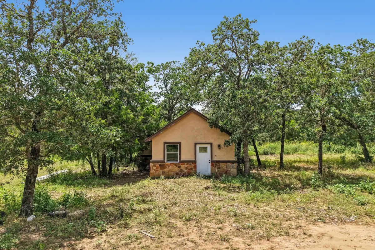 499 Bridgestone Ct, Lockhart, TX 78644 - #1