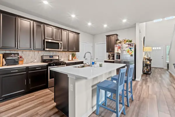 520 Longmount Cv, Liberty Hill, TX 78642