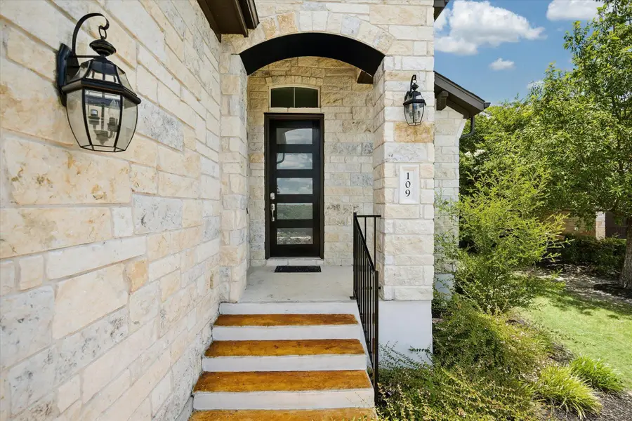 109 Beneteau Dr, Austin, TX 78738 - #2
