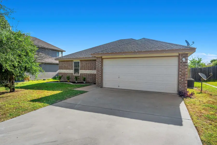 116 Soapstone Dr, Jarrell, TX 76537 - #2