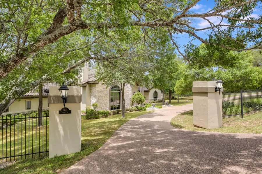 8611 Young Ln, Austin, TX 78737 - Image #2