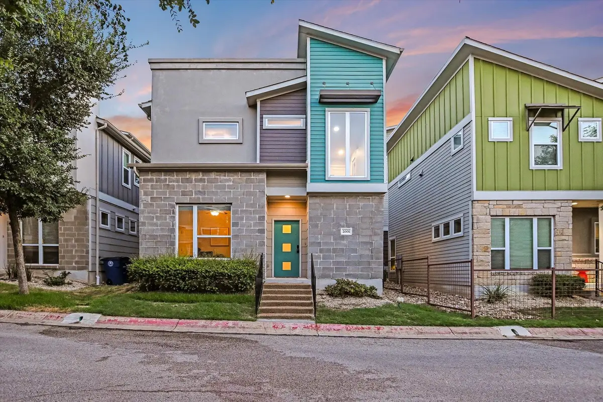 2001 Tramson Dr, Austin, TX 78741 - #1