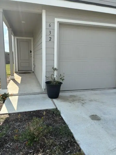 632 Commander Abbott Dr, Jarrell, TX 76537 - #3