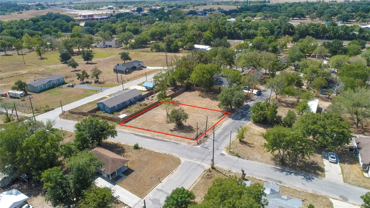 1602 Cummings St, Luling, TX 78648 - #1