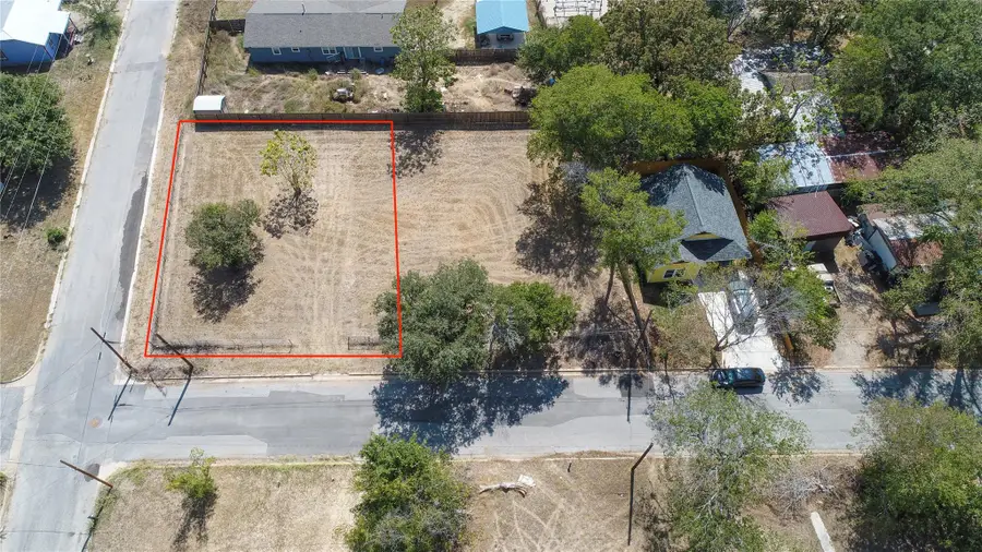 1602 Cummings St, Luling, TX 78648 - #2