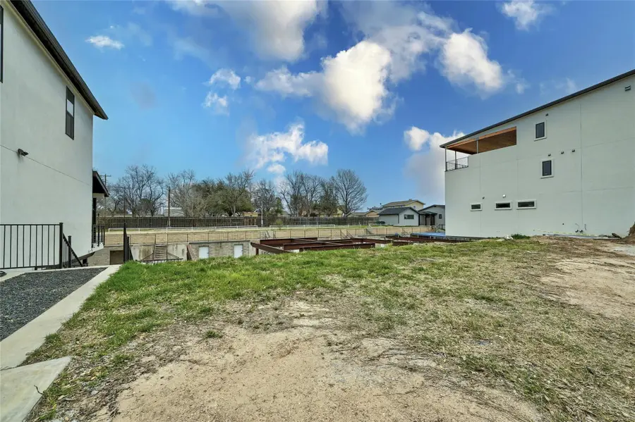 940 Euel Moore Dr #3, Kingsland, TX 78639 - Image #3