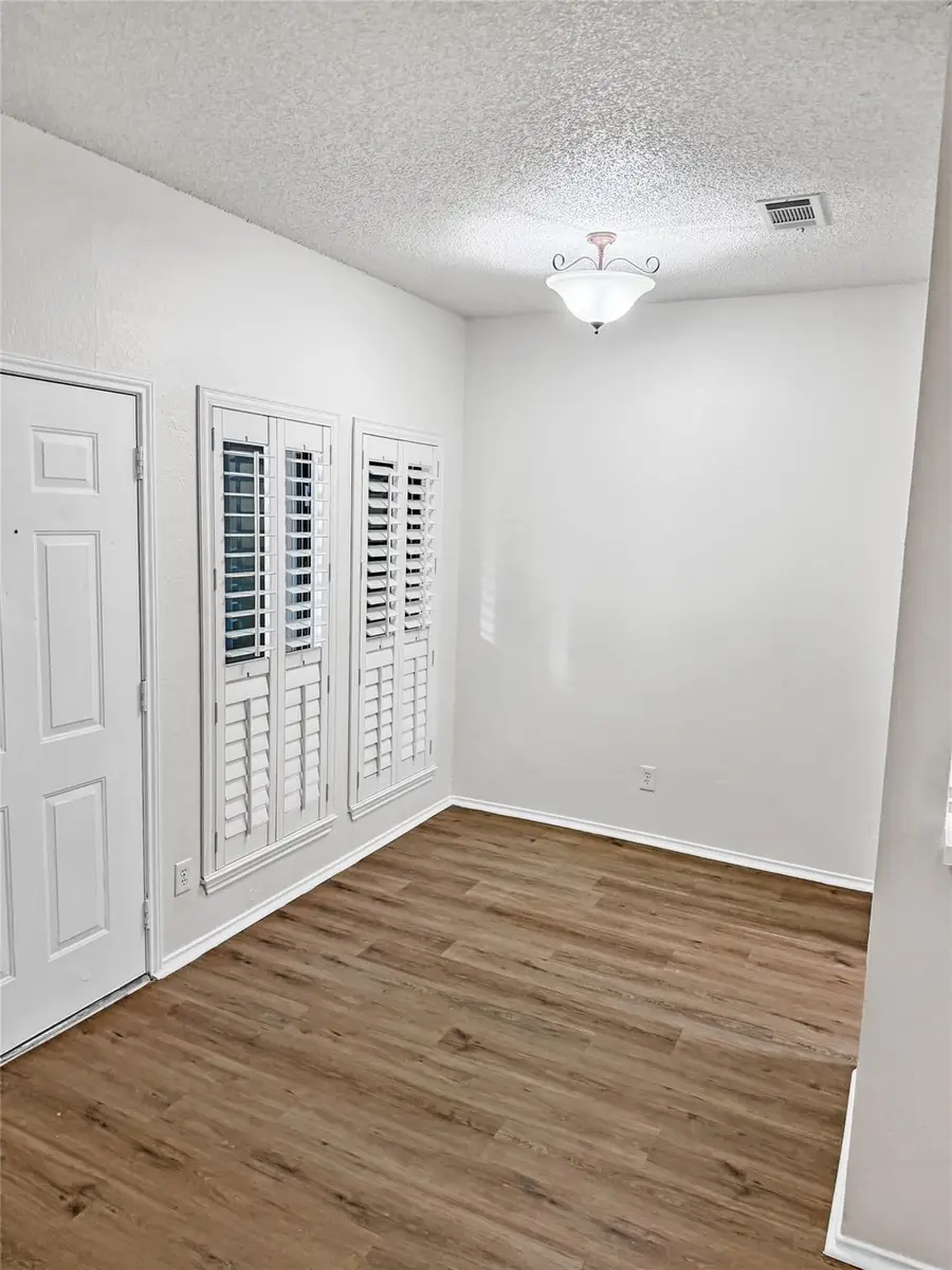 2706 Salado St #205, Austin, TX 78705 - Image #2