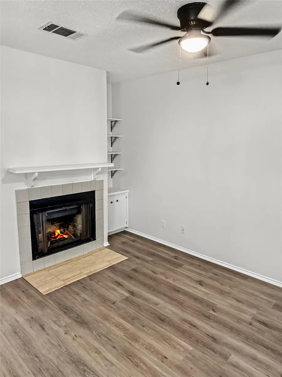 2706 Salado St #205, Austin, TX 78705 - Image #3