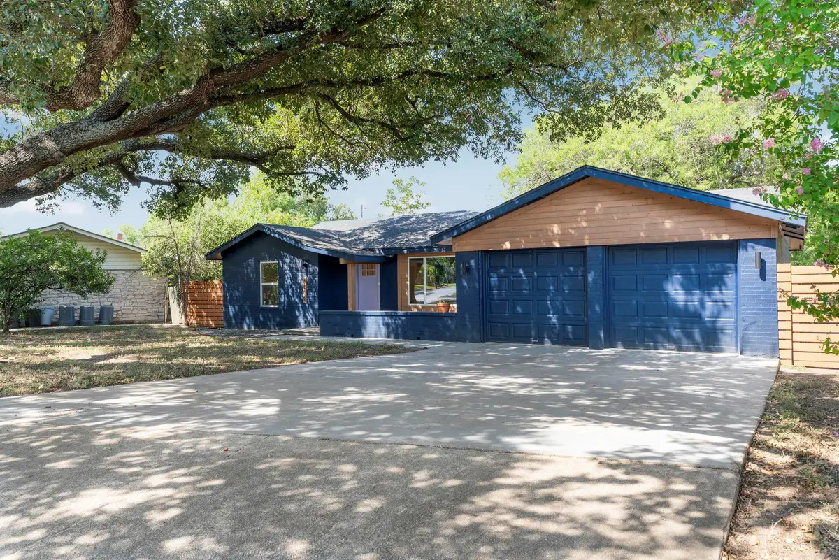 7404 Charlton Dr, Austin, TX 78723 - Image #1