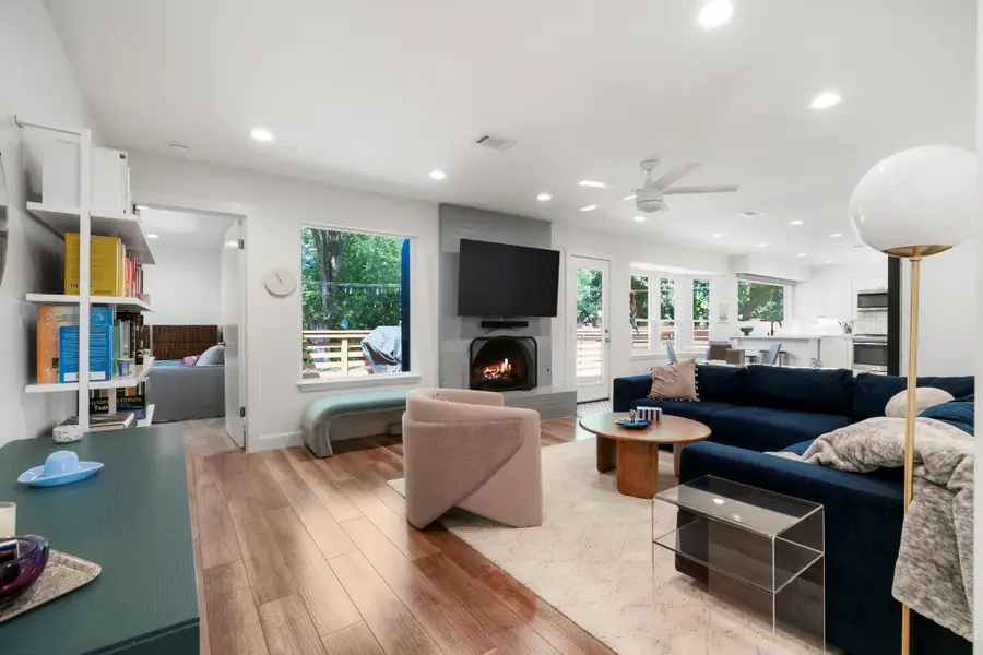 7404 Charlton Dr, Austin, TX 78723 - Image #2