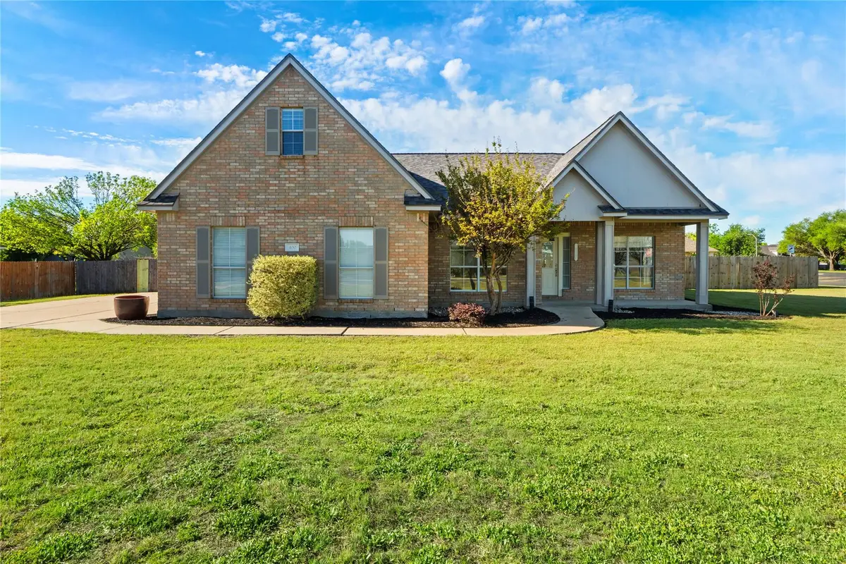400 Rio Grande Ave, Hutto, TX 78634 - #1