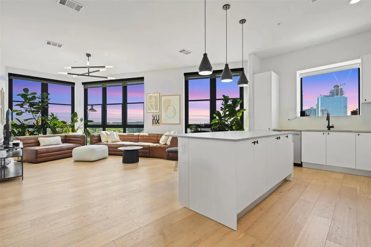 800 Embassy Dr #537, Austin, TX 78702 - Image #1