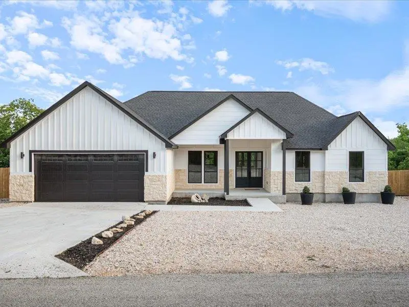 35 Whistling Wind Ln, Wimberley, TX 78676 - #1