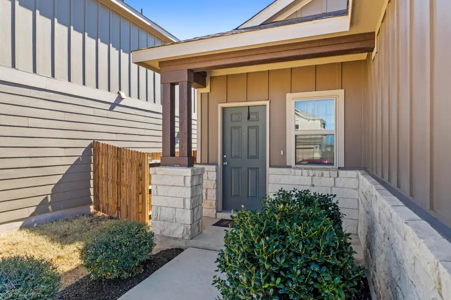 329 La Dera Dr, Liberty Hill, TX 78642 - Image #2