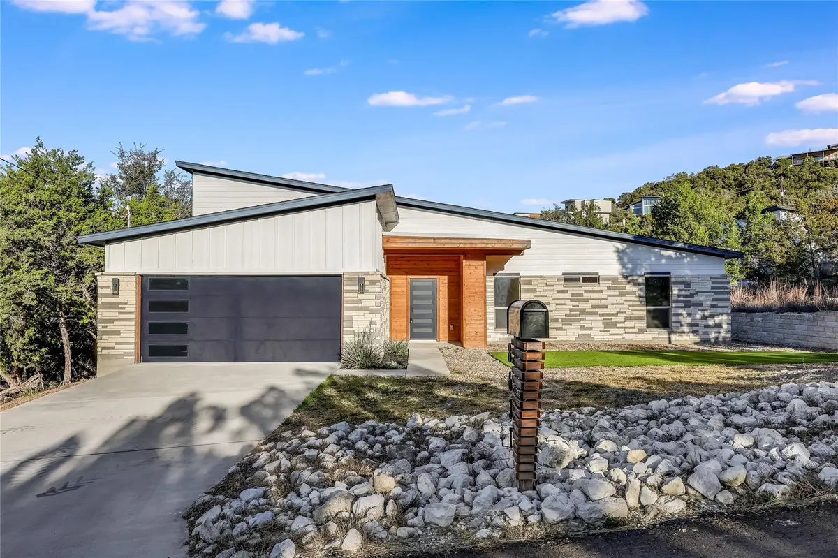 8631 Big Horn Cir, Lago Vista, TX 78645 - Image #1