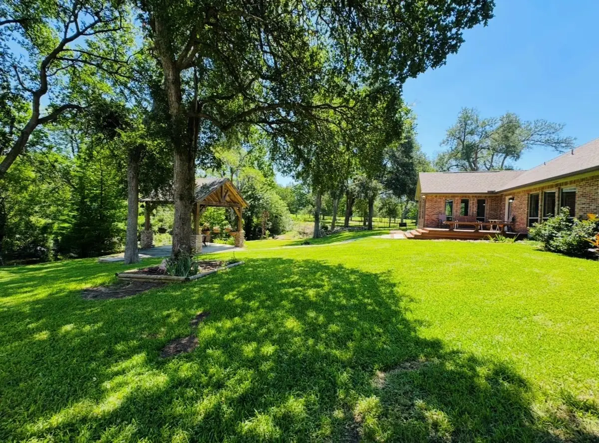 203 E 11th St, Elgin, TX 78621 - #1