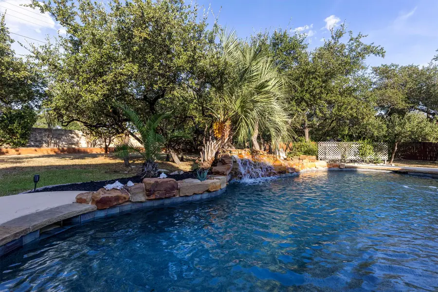 205 Sutton Pl, Georgetown, TX 78628 - Image #2