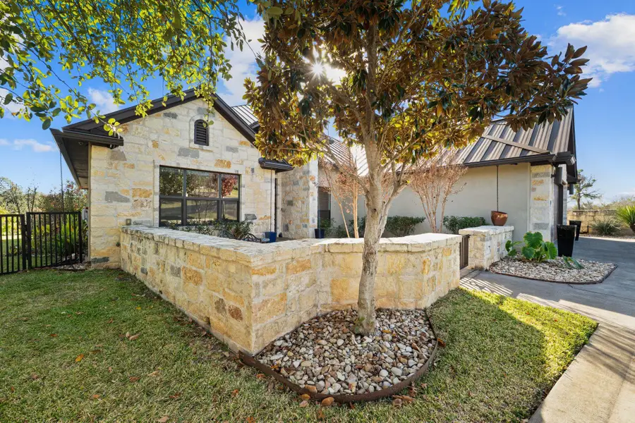 303 Emerald Way, Horseshoe Bay, TX 78657 - Image #3