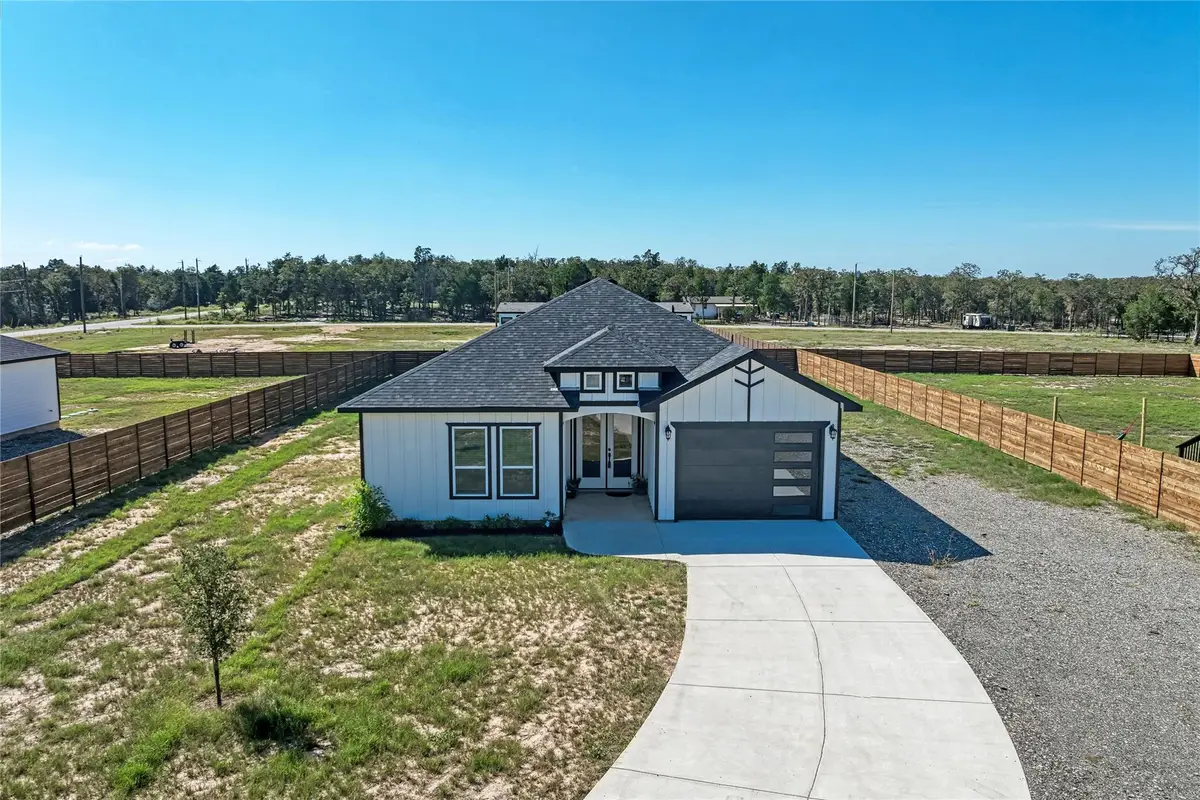123 Los Robles Rd, Elgin, TX 78621 - #1